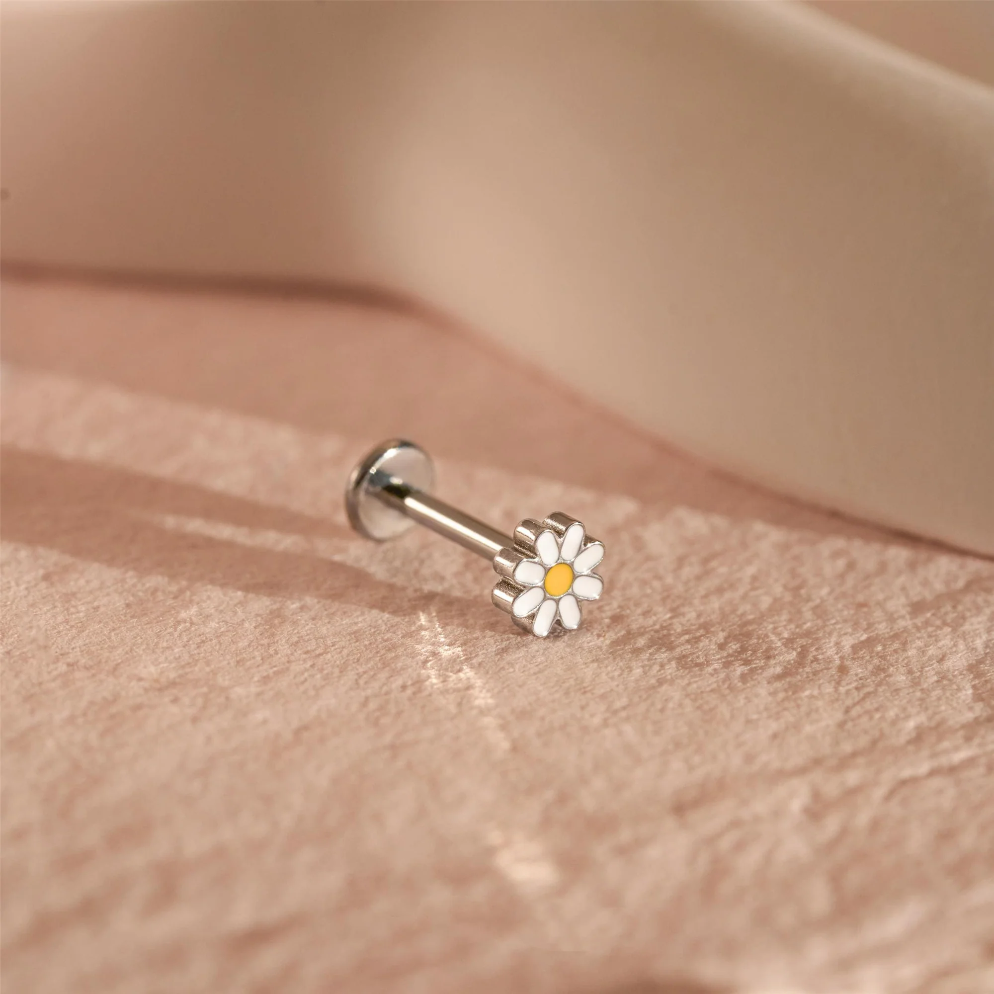 Daisy Flower Stud Earring - Image 4