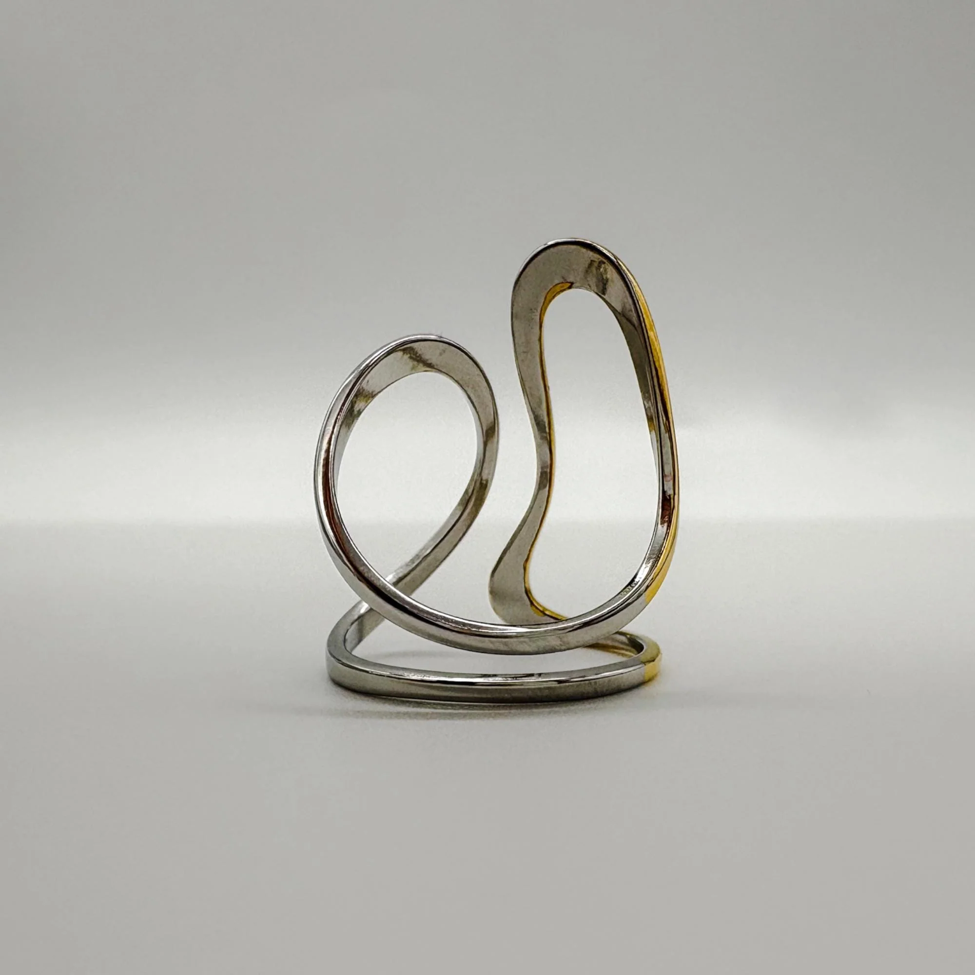 Two Tone Wavy Ring - Image 5